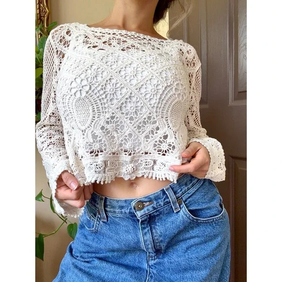 Indie Crochet Long Sleeve Cropped Top - Picture 3 of 4